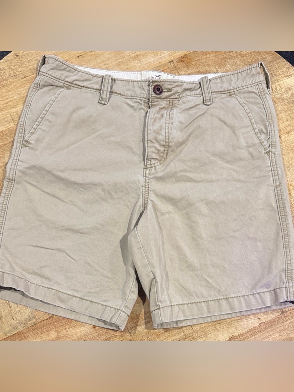Men's Hollister Waist-34  Classic Khaki Cotton Shorts - Neutral Beige